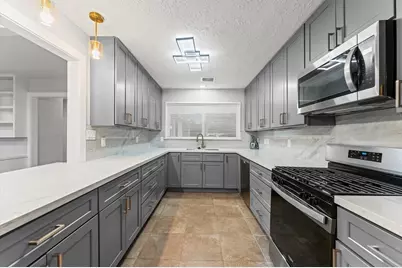 8231 Garden Parks Drive, Houston, TX 77075 - Photo 9