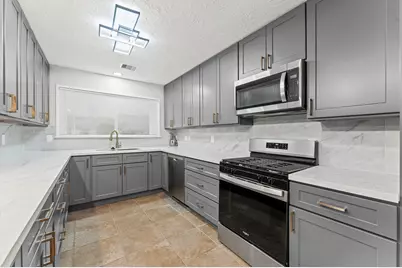 8231 Garden Parks Drive, Houston, TX 77075 - Photo 11