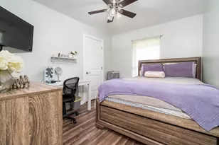 542 Sycamore St, Lake Jackson, TX 77566 - Photo 13