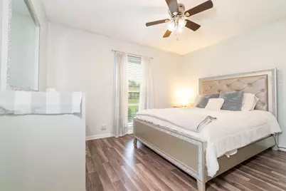 542 Sycamore Street, Lake Jackson, TX 77566 - Photo 17