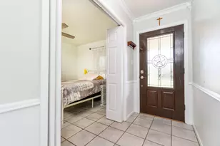 542 Sycamore St, Lake Jackson, TX 77566 - Photo 5