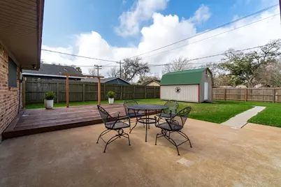 542 Sycamore Street, Lake Jackson, TX 77566 - Photo 19