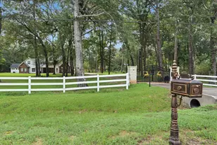 10933 Lake Forest Dr, Conroe, TX 77384 - Photo 3