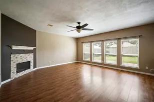 2931 Silver Landing Ln, Dickinson, TX 77539 - Photo 9