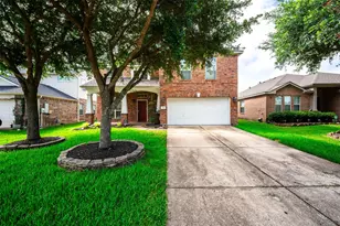 2931 Silver Landing Ln, Dickinson, TX 77539 - Photo 1