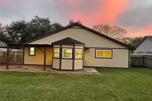 1225 Clover Dr, Angleton, TX 77515 - Photo 15