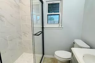 1225 Clover Dr, Angleton, TX 77515 - Photo 7