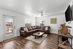 2815 Bluewater Hwy, Surfside Beach, TX 77541 - Photo 5