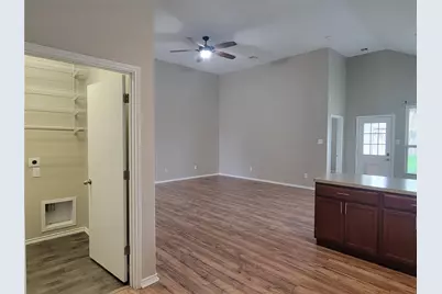 5426 Floral Valley Lane, Katy, TX 77449 - Photo 9