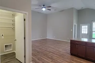 5426 Floral Valley Ln, Katy, TX 77449 - Photo 9