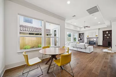 86 S Creekside Court, Houston, TX 77055 - Photo 11