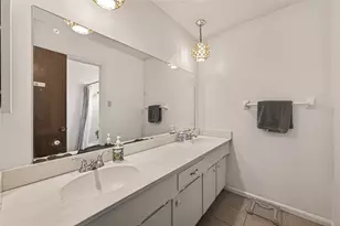 9235 Sharpview Dr, Houston, TX 77036 - Photo 23