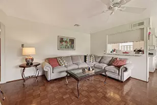 9235 Sharpview Dr, Houston, TX 77036 - Photo 7