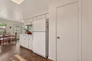 9235 Sharpview Dr, Houston, TX 77036 - Photo 17