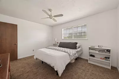 9235 Sharpview Drive, Houston, TX 77036 - Photo 27