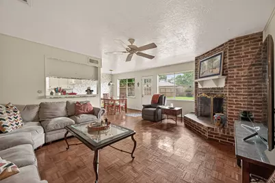 9235 Sharpview Drive, Houston, TX 77036 - Photo 9