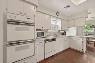 9235 Sharpview Dr, Houston, TX 77036 - Photo 15