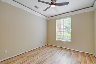 4731 Silverlake Dr, Sugar Land, TX 77479 - Photo 5