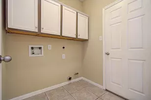 4731 Silverlake Dr, Sugar Land, TX 77479 - Photo 17
