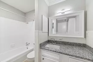 201 Emerson St, Houston, TX 77006 - Photo 9