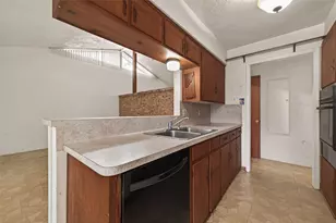 4303 Brownstone Ln, Houston, TX 77053 - Photo 11