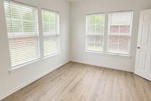 3824 Woodleigh St, Houston, TX 77023 - Photo 7