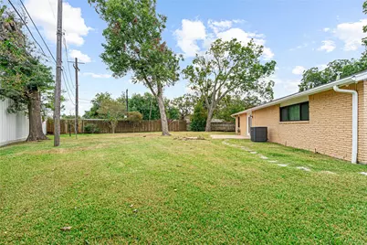 2823 Rockarbor Drive, Houston, TX 77063 - Photo 31