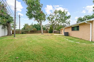 2823 Rockarbor Dr, Houston, TX 77063 - Photo 31