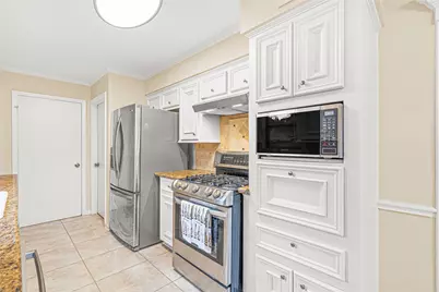 2823 Rockarbor Drive, Houston, TX 77063 - Photo 13