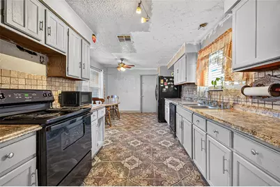 7403 Seminole Street, Baytown, TX 77521 - Photo 9