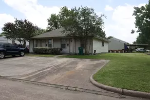 402 Trichelle St, Pasadena, TX 77506 - Photo 1