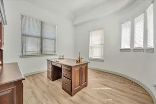 98 Dorado Dr, Friendswood, TX 77546 - Photo 9