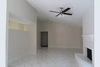 11619 Bowlan Lane, Houston, TX 77035 - Photo 17