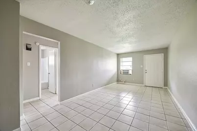5107 Clover Street, Houston, TX 77033 - Photo 3