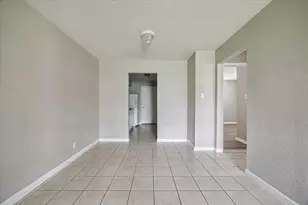 5107 Clover St, Houston, TX 77033 - Photo 3
