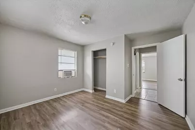 5107 Clover Street, Houston, TX 77033 - Photo 7