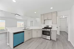 19910 Rustic Lake Ln, Cypress, TX 77433 - Photo 5