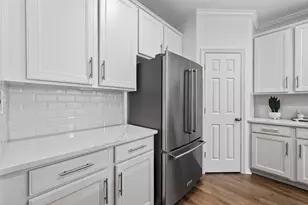 66 S Longsford Cir, The Woodlands, TX 77382 - Photo 17