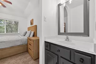 66 S Longsford Cir, The Woodlands, TX 77382 - Photo 37