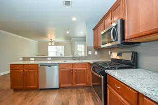 1506 Amundsen St, Houston, TX 77009 - Photo 9