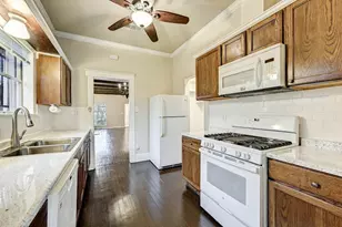 909 Bomar St, Houston, TX 77006 - Photo 7