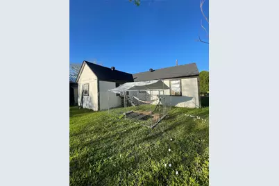 105 N Carver Street, Edna, TX 77957 - Photo 17