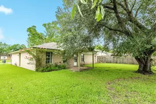 129 La Laja Dr, Angleton, TX 77515 - Photo 5