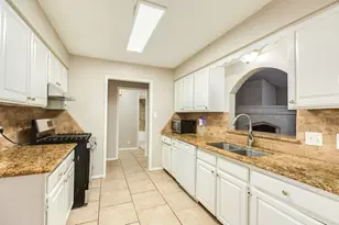 129 La Laja Dr, Angleton, TX 77515 - Photo 15