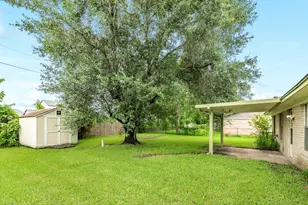 129 La Laja Dr, Angleton, TX 77515 - Photo 7