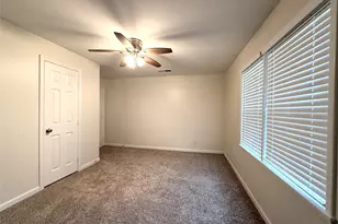 8 Piney Way, Angleton, TX 77515 - Photo 11