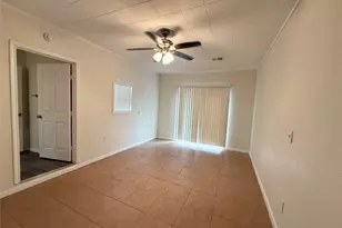 8 Piney Way, Angleton, TX 77515 - Photo 17