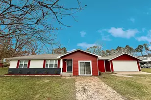 8 Piney Way, Angleton, TX 77515 - Photo 1