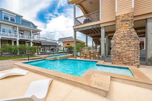 1301 Maui Dr Dr, Tiki Island, TX 77554 - Photo 39