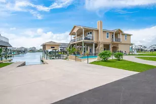 1301 Maui Dr Dr, Tiki Island, TX 77554 - Photo 45